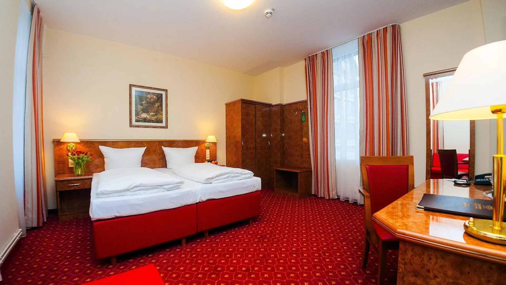 Hotel & Apartments Zarenhof Berlin Friedrichshain 3*,