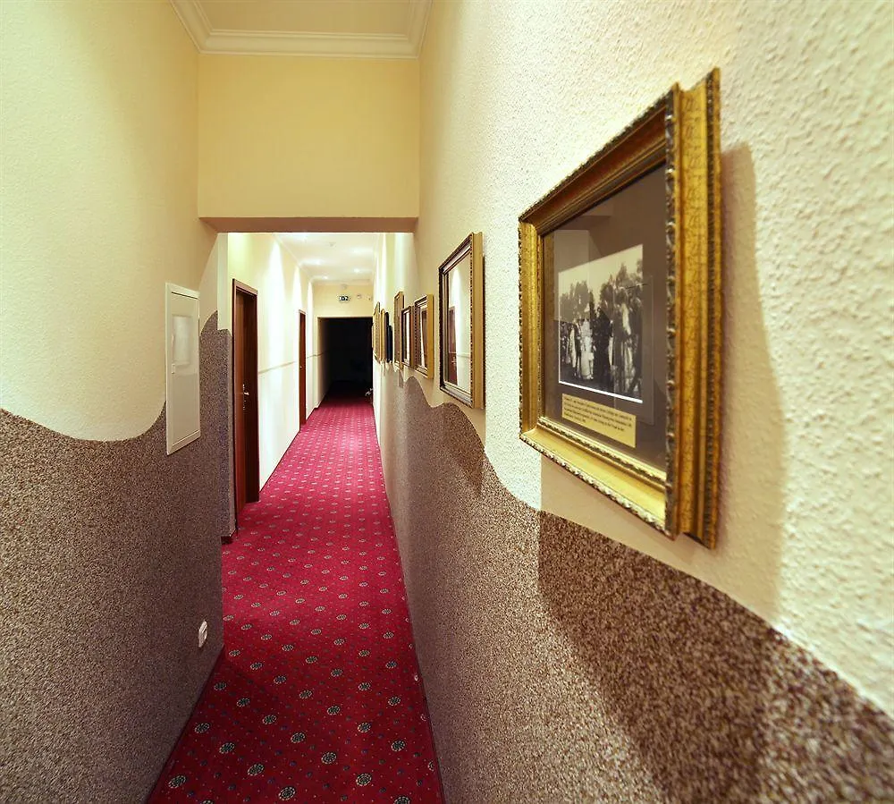 Hotel & Apartments Zarenhof Berlin Friedrichshain 3*,